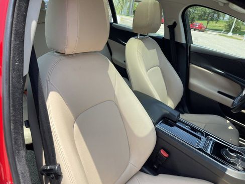 Used 2019 Jaguar XE Premium image 66