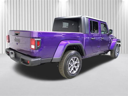 New 2026 Jeep Gladiator Sport image 3