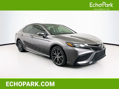 Used 2023 Toyota Camry SE FWD image 1