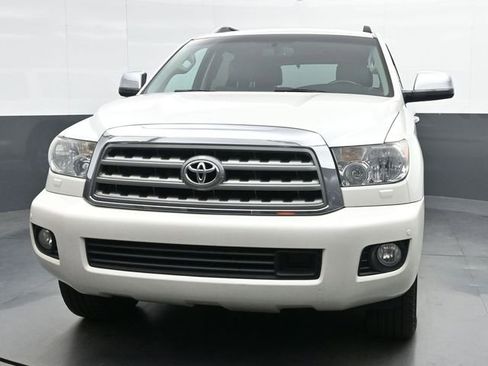 Used 2017 Toyota Sequoia Platinum AWD/4WD image 3