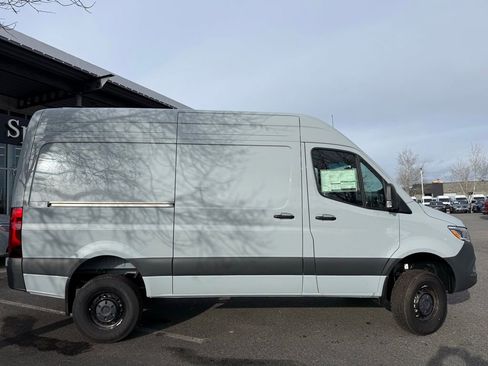 New 2025 Mercedes-Benz Sprinter 2500 image 5