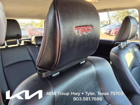 Used 2017 Toyota 4Runner TRD Off-Road Premium AWD/4WD image 13