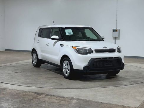 Used 2016 Kia Soul FWD image 3