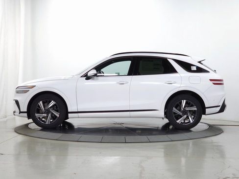 Used 2026 Genesis GV70 3.5T Sport Advanced AWD/4WD image 4
