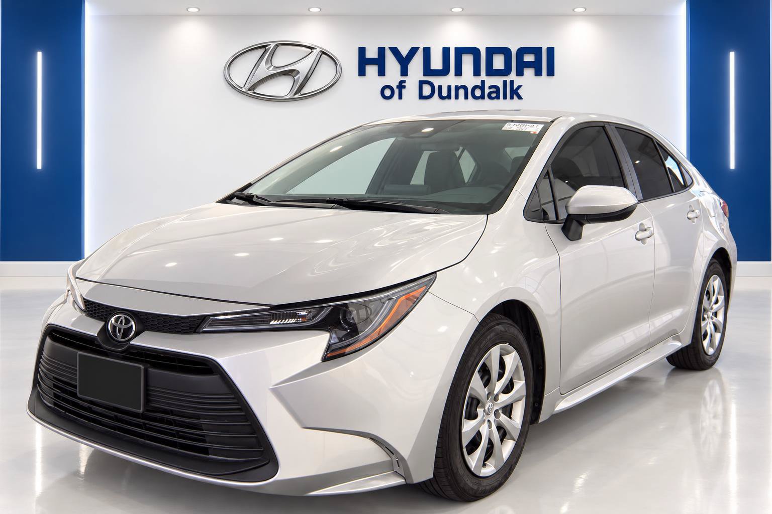 Used 2025 Toyota Corolla LE FWD image 1