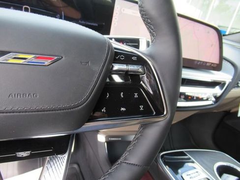 New 2026 Cadillac Lyriq V image 20