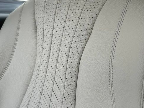 Used 2019 Mercedes-Benz E 300 4MATIC image 26