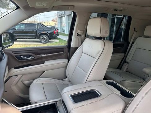 Used 2022 GMC Yukon Denali w/ Denali Premium Package image 20