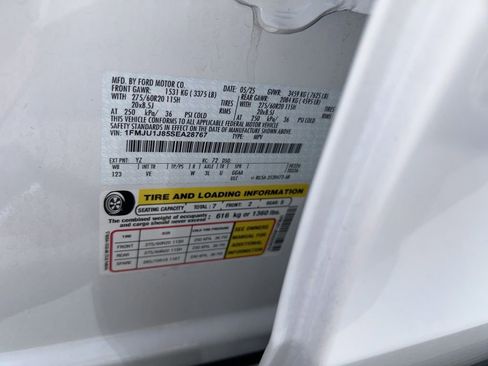 Used 2025 Ford Expedition Active AWD/4WD image 5