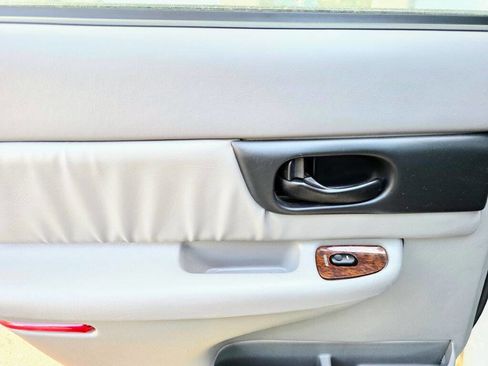 Used 2001 Buick Regal GS w/ Prestige Pkg image 25