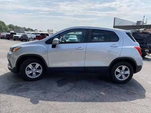 Used 2021 Chevrolet Trax LS w/ Tint and Cruise Package FWD image 7
