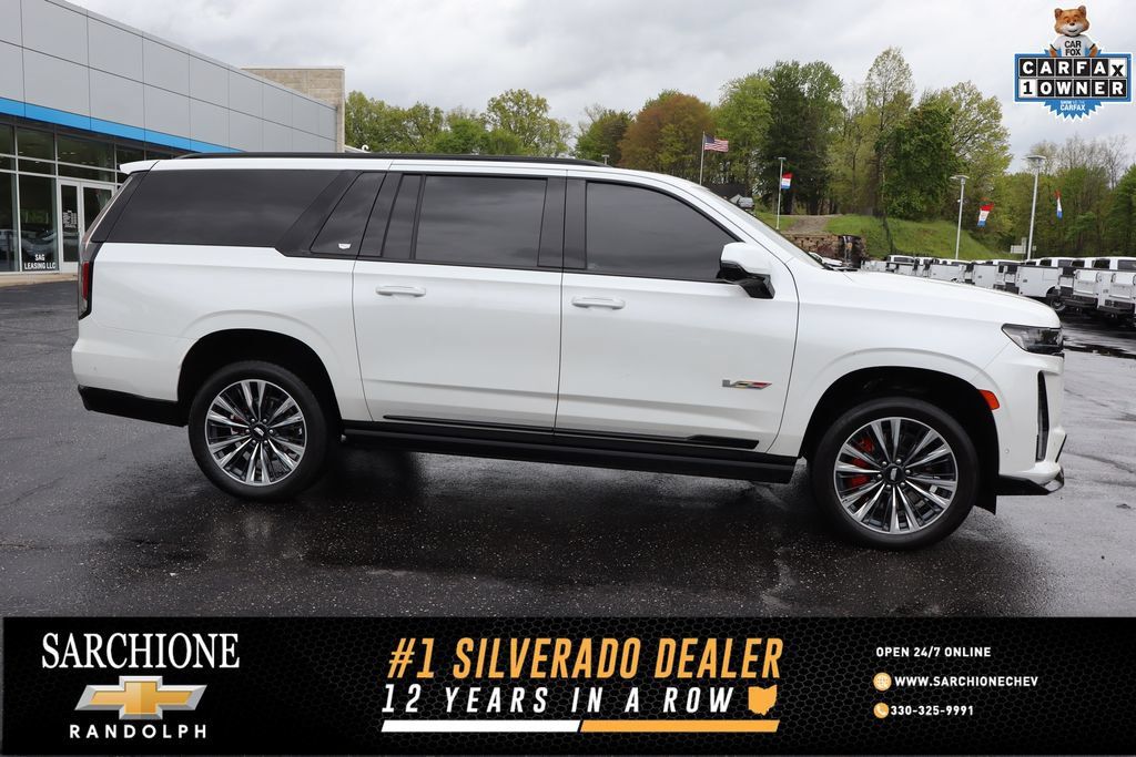 Used 2024 Cadillac Escalade ESV V AWD/4WD image 1