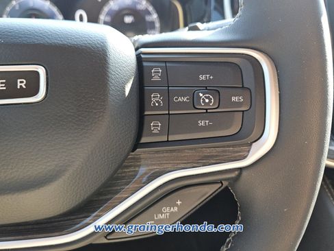 Used 2022 Jeep Wagoneer Series III w/ Flexible Seating Group RWD image 20