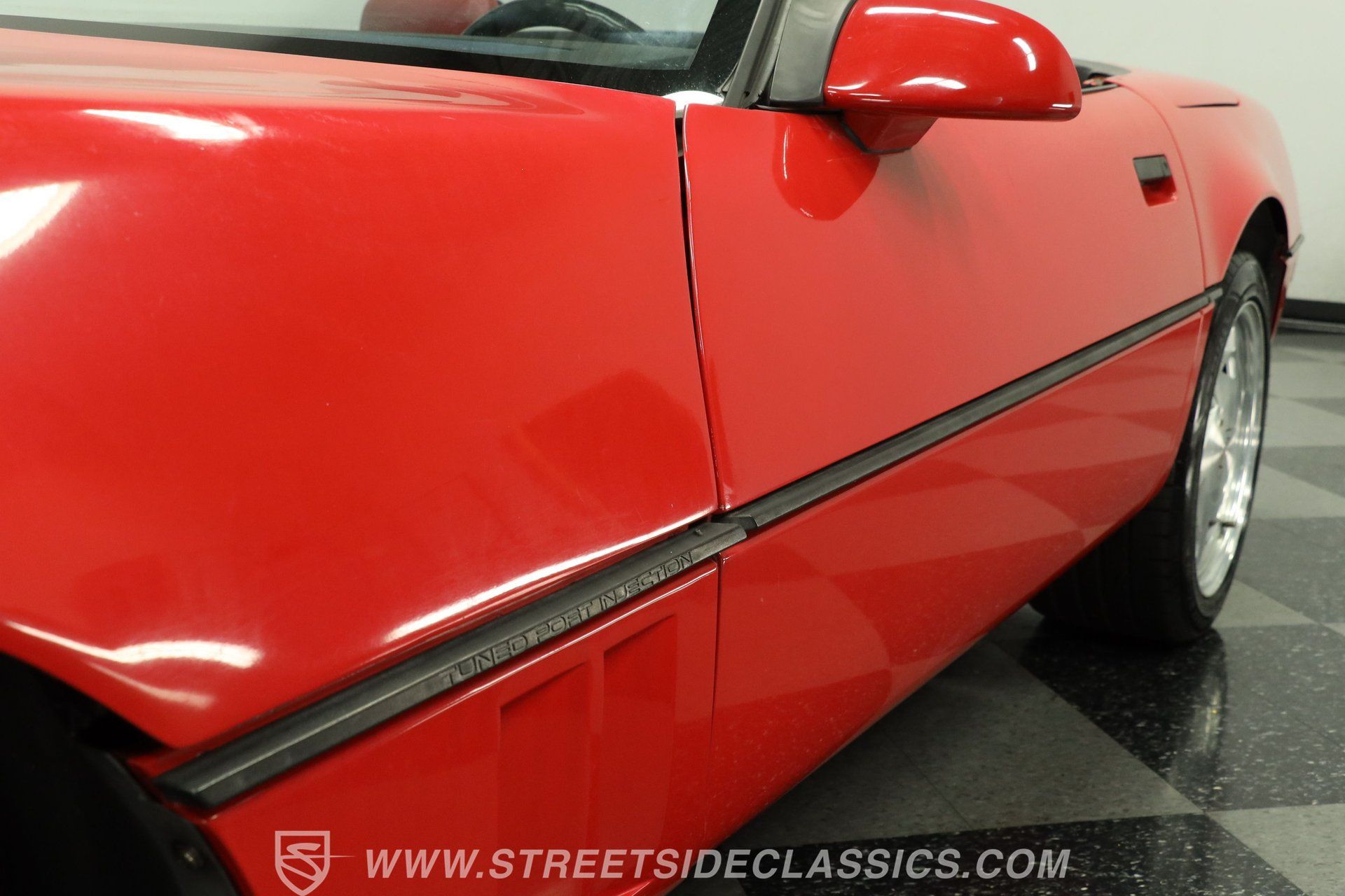 Used 1988 Chevrolet Corvette Convertible RWD image 22