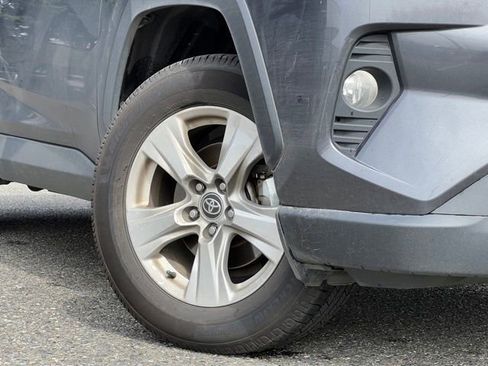 Used 2021 Toyota RAV4 XLE w/ Convenience Package image 2