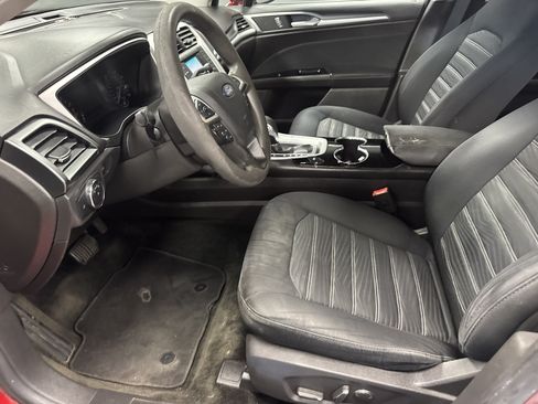 Used 2016 Ford Fusion SE FWD image 9