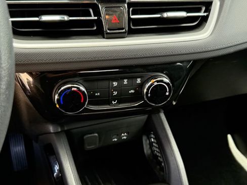 Used 2025 Chevrolet TrailBlazer LT image 19