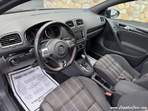 Used 2011 Volkswagen Golf 4-Door FWD image 5