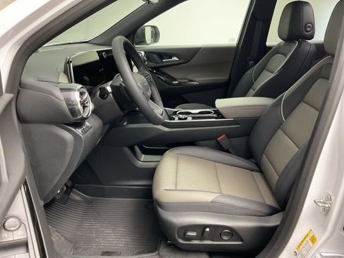 New 2026 Chevrolet Equinox LT w/ Convenience Package II AWD/4WD image 12