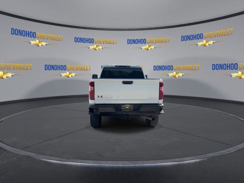 Used 2024 Chevrolet Silverado 2500 Custom w/ Z71 Off-Road Package AWD/4WD image 10