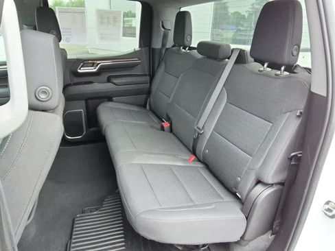 Used 2023 Chevrolet Silverado 1500 LT AWD/4WD image 7