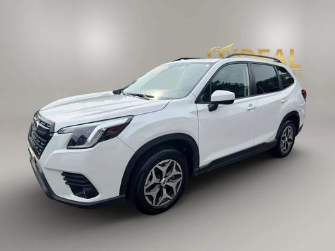 Used 2022 Subaru Forester Premium AWD/4WD image 3