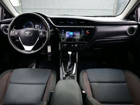 Used 2019 Toyota Corolla LE image 16