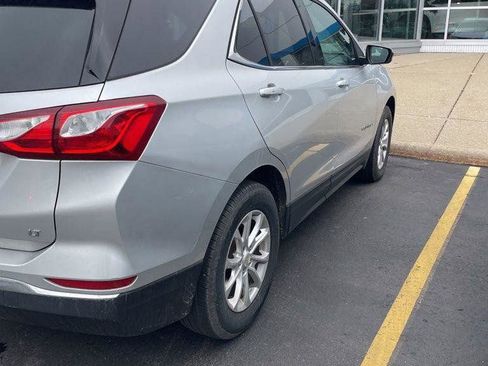 Used 2018 Chevrolet Equinox LT image 3