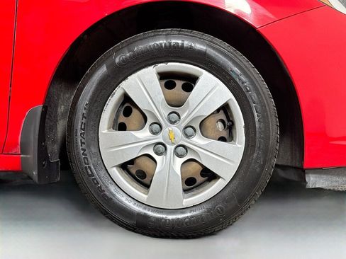 Used 2018 Chevrolet Cruze LS image 32