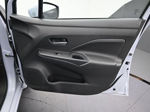 Used 2025 Nissan Versa SV w/ Trunk Package FWD image 8