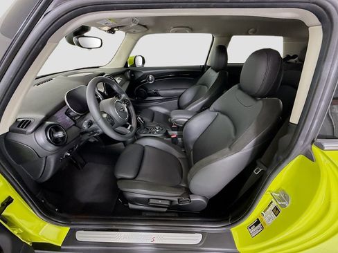 Certified 2024 MINI Cooper S w/ Signature Upholstery Package FWD image 20