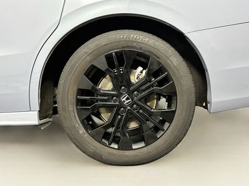 Used 2025 Honda Odyssey Sport-L image 11