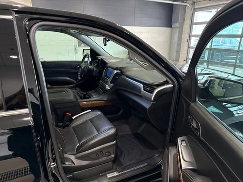 Used 2020 Chevrolet Tahoe Premier AWD/4WD image 12