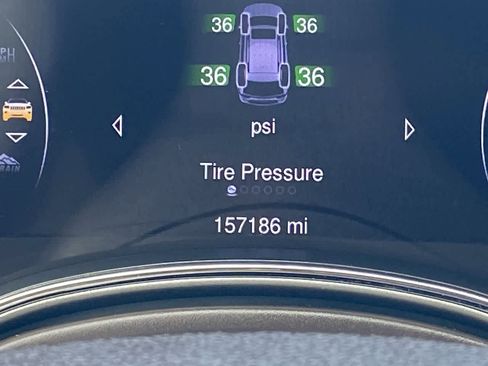 Used 2014 Jeep Grand Cherokee Overland w/ Advanced Technology Group image 15