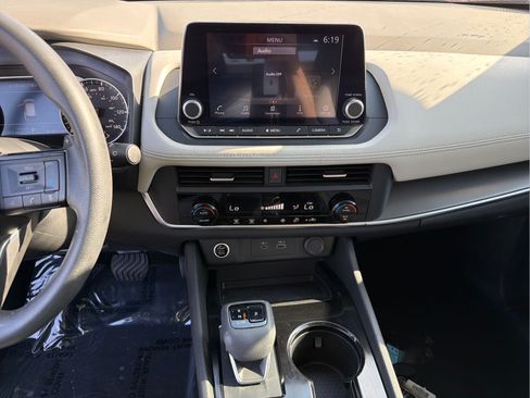 Certified 2023 Nissan Rogue SV FWD image 16