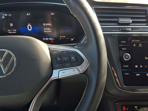 Certified 2023 Volkswagen Tiguan SE w/ Panoramic Sunroof Package image 22