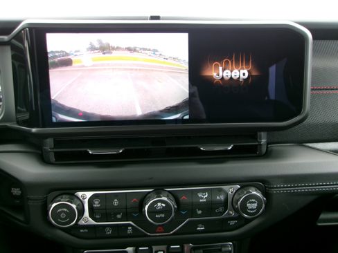 New 2026 Jeep Wrangler Unlimited Rubicon image 17