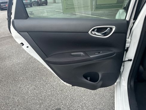 Used 2014 Nissan Sentra S image 21