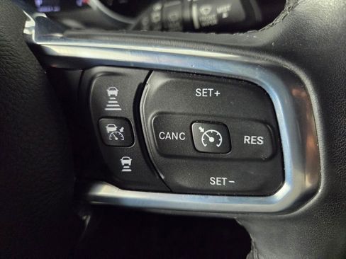 Used 2021 Jeep Wrangler Unlimited Sahara AWD/4WD image 15