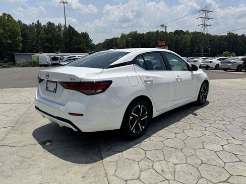 Used 2024 Nissan Sentra SV FWD image 13