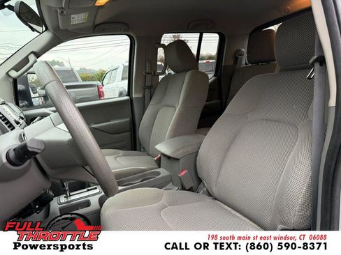 Used 2015 Nissan Frontier SV image 13