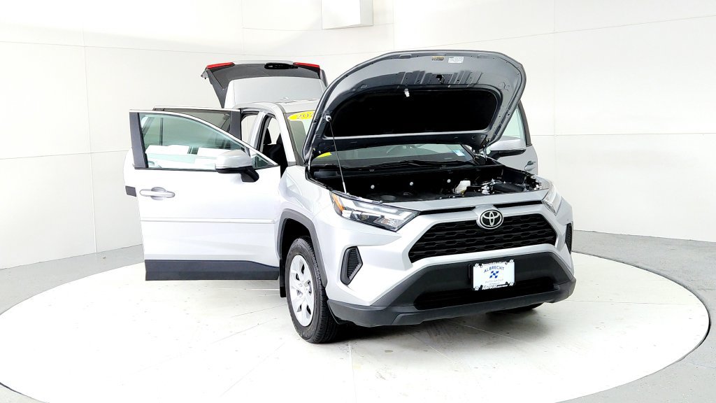 Certified 2025 Toyota RAV4 LE AWD/4WD image 9