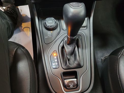 Used 2021 Jeep Cherokee Latitude Lux image 43