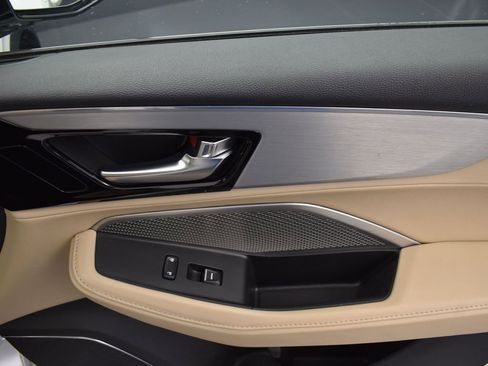 Used 2023 Acura MDX FWD image 23