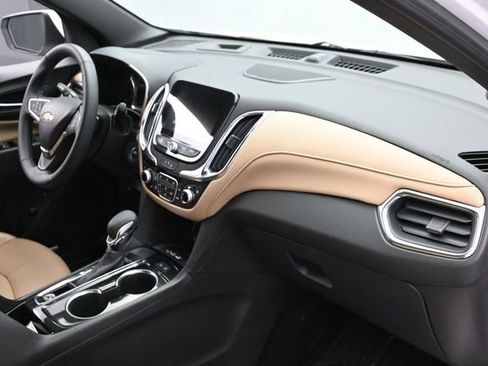 Used 2024 Chevrolet Equinox Premier FWD image 28