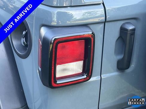 Used 2025 Jeep Wrangler Unlimited Sport AWD/4WD image 9