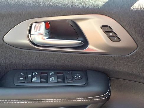 New 2026 Chrysler Pacifica Select w/ S Appearance Package FWD image 15