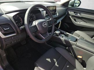 Used 2025 Nissan Rogue SV w/ SV Premium Package FWD video 3