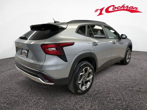 Certified 2024 Chevrolet Trax LT w/ Driver Confidence Package image 24