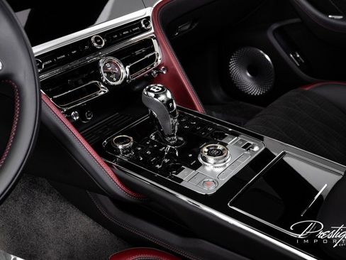 Used 2023 Bentley Flying Spur W12 image 28